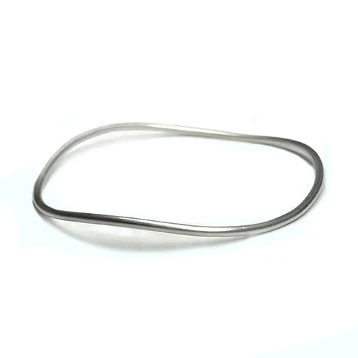 Wavy Bangle